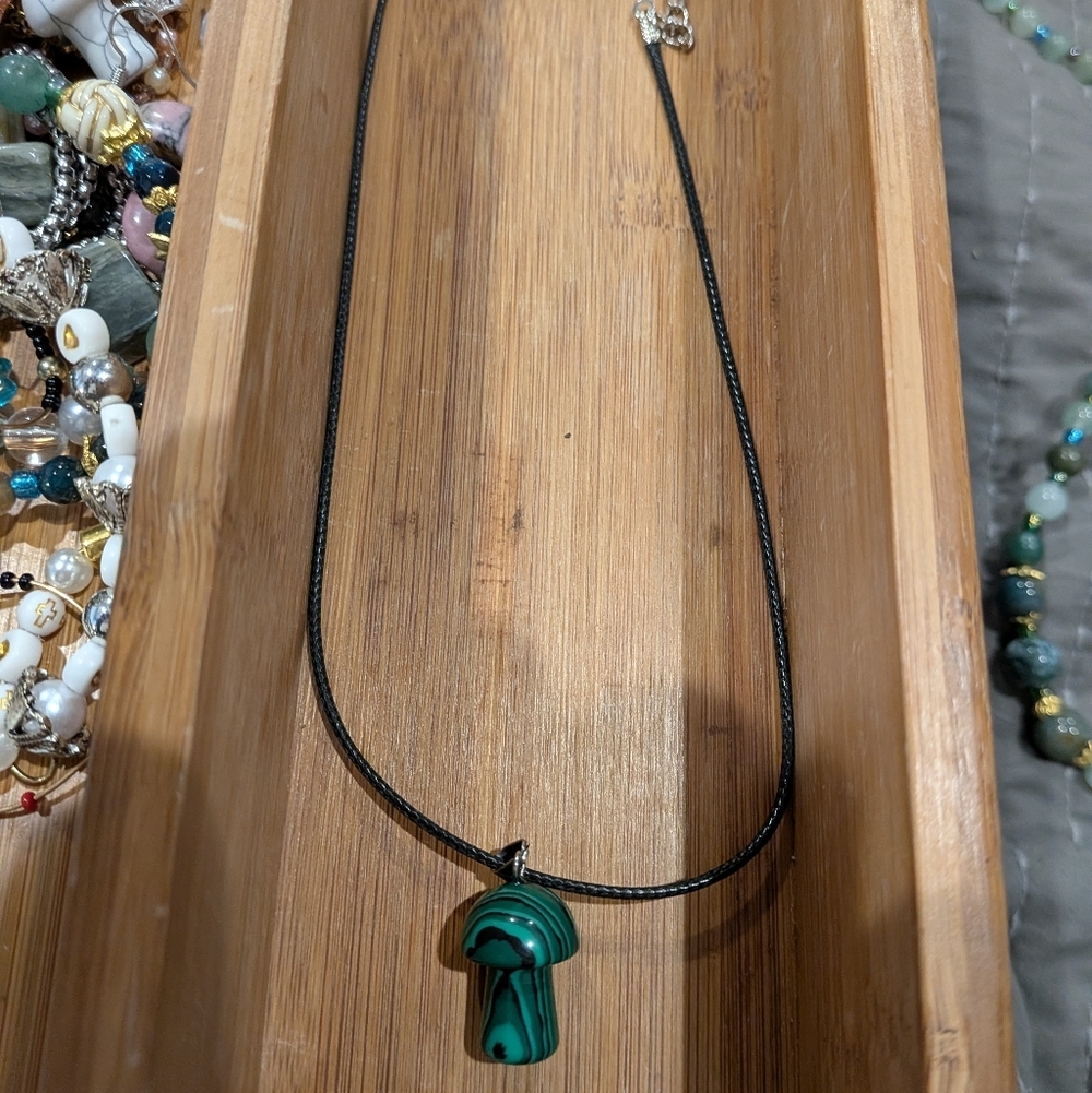 "Zoey" Malicite GreenMushroom Pendant Necklace On Leather Cord
